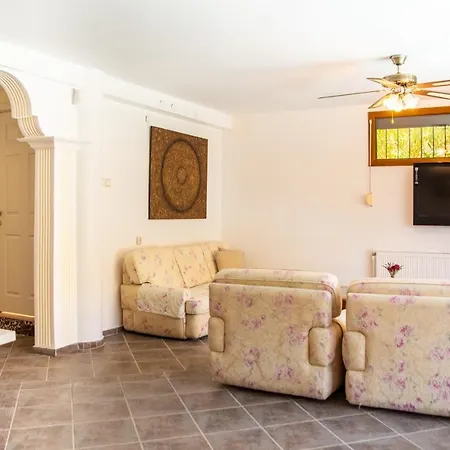 With Private Pool Near Beach In Cesme