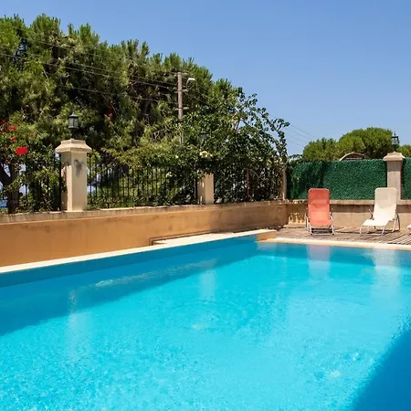 With Private Pool Near Beach In Cesme * Altinyunus