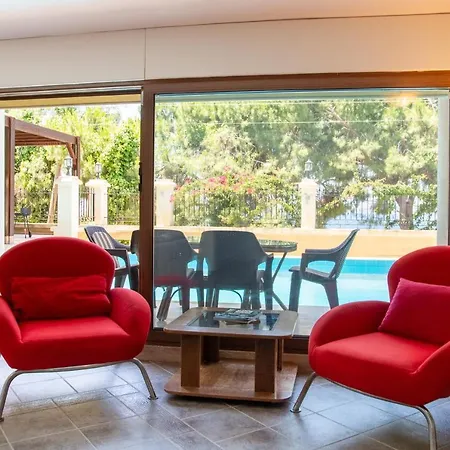 With Private Pool Near Beach In Cesme