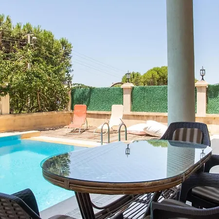 With Private Pool Near Beach In Cesme Daire