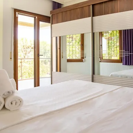 Daire With Private Pool Near Beach In Cesme Altinyunus