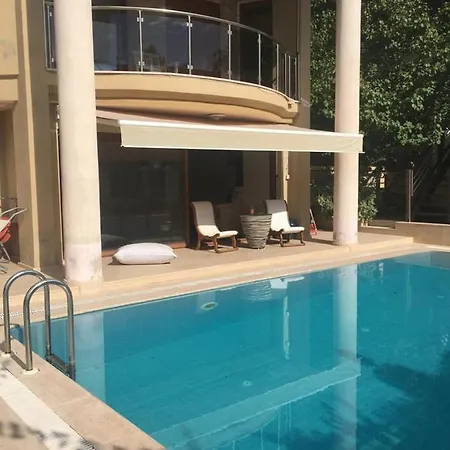 With Private Pool Near Beach In Cesme * Altinyunus