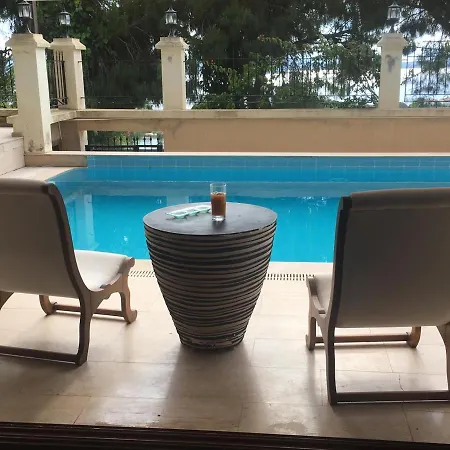 Daire With Private Pool Near Beach In Cesme Altinyunus